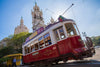 Passeio de elétrico vermelho